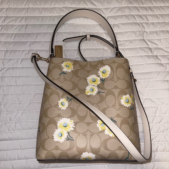 Coach purse - Picture 2 of 6